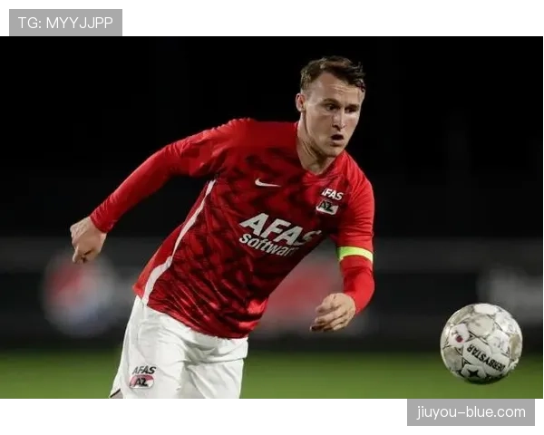 阿尔克马尔关键对决前中场核心伤势成疑 阿尔克马尔关键对决前中场核心伤势成疑